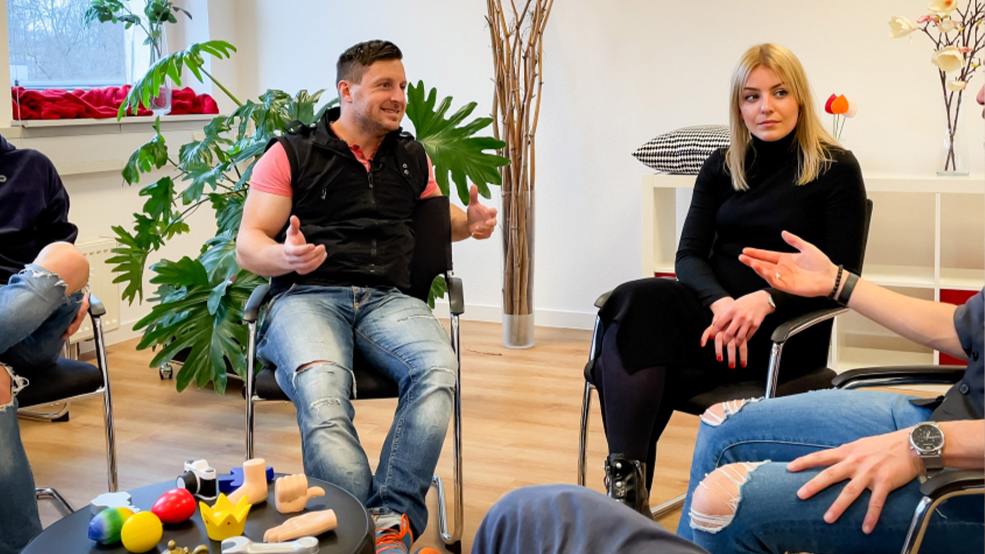 MVI_0285.MP4.00_00_09_38.Standbild001